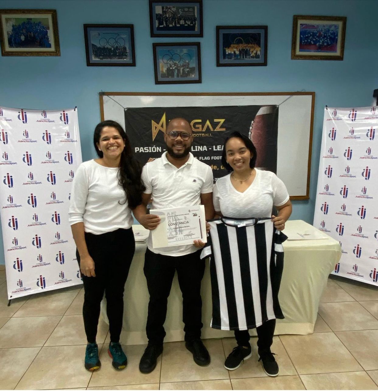 Fundación Juancito Sport realiza el primer taller de arbitraje en Flag Football femenino junto a Dagaz RD